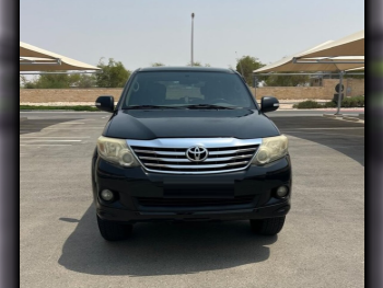 تويوتا  فورشنر  اس ار 5  2012  اوتوماتيك  262,000 كم  4 سلندر  دفع رباعي  اس يو في  أسود