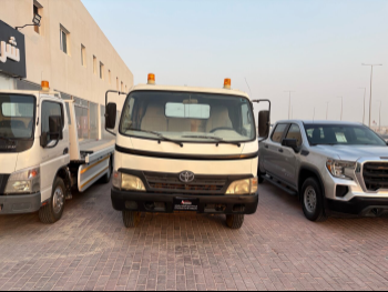 Toyota  DYNA  2007  Manual  335,000 Km  4 Cylinder  Rear Wheel Drive (RWD)  Pick Up  White