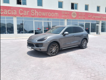 بورش  كيان  اس  2011  اوتوماتيك  201,000 كم  8 سلندر  دفع رباعي  اس يو في  رمادي