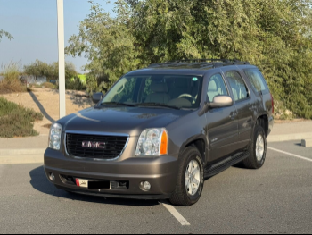 جي ام سي  يوكون  اس ال اي  2013  اوتوماتيك  122,700 كم  8 سلندر  دفع خلفي  اس يو في  بني