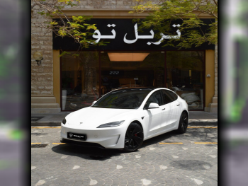 تسلا  مودل 3  بيرفورمانس  2024  اوتوماتيك  15,470 كم  0 سلندر  دفع كلي مستمر  سيدان  أبيض  تحت الضمان