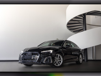 اودي  أي 5  40 تي اف اس اي  2022  اوتوماتيك  30,000 كم  4 سلندر  دفع كلي مستمر  سيدان  أسود  تحت الضمان