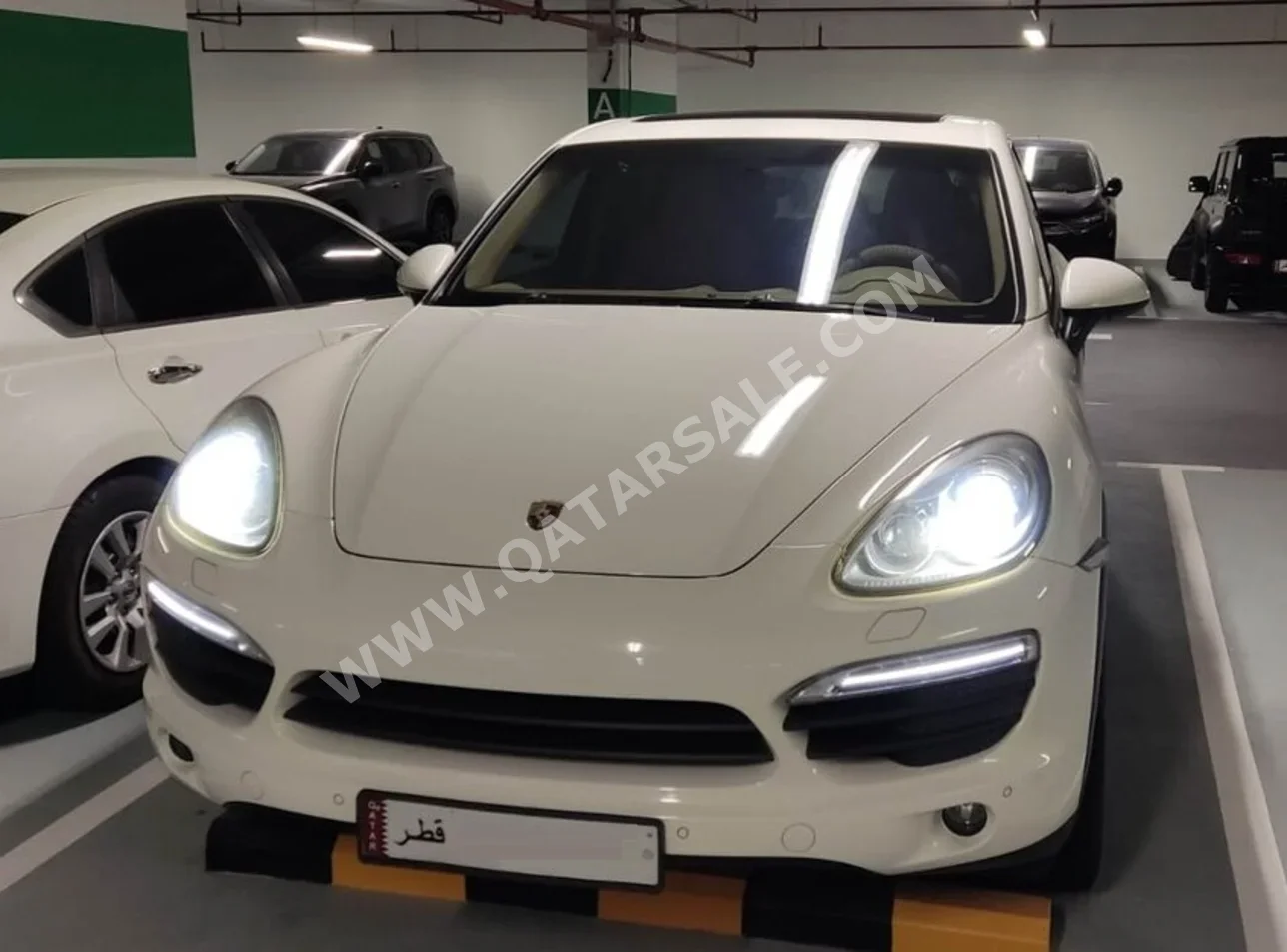 بورش  كيان  اس  2012  اوتوماتيك  170,000 كم  8 سلندر  دفع رباعي  اس يو في  أبيض