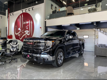 GMC  Sierra  SLT  2024  Automatic  4,000 Km  8 Cylinder  Four Wheel Drive (4WD)  Pick Up  Black  With Warranty