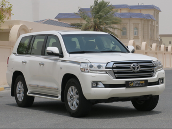 Toyota  Land Cruiser  VXR  2021  Automatic  100,000 Km  8 Cylinder  Four Wheel Drive (4WD)  SUV  White