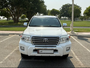 Toyota  Land Cruiser  GXR - Limited  2015  Automatic  115,000 Km  8 Cylinder  Four Wheel Drive (4WD)  SUV  White