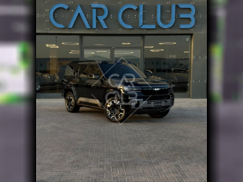 BYD  Leopard 8  Flagship  2025  Automatic  0 Km  4 Cylinder  Four Wheel Drive (4WD)  SUV  Black  With Warranty