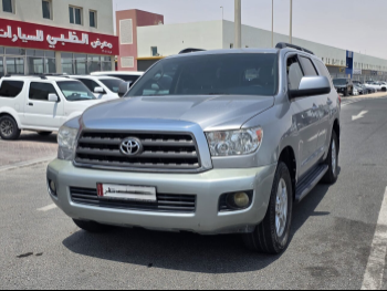 Toyota  Sequoia  2015  Automatic  255,000 Km  8 Cylinder  Four Wheel Drive (4WD)  SUV  Silver