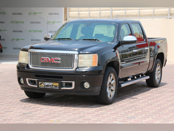 جي ام سي  سييرا  دينالي  2012  اوتوماتيك  205,000 كم  8 سلندر  دفع رباعي  بيكب  أسود