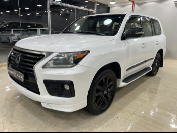 Lexus  LX  2014  Automatic  377,000 Km  8 Cylinder  Four Wheel Drive (4WD)  SUV  White