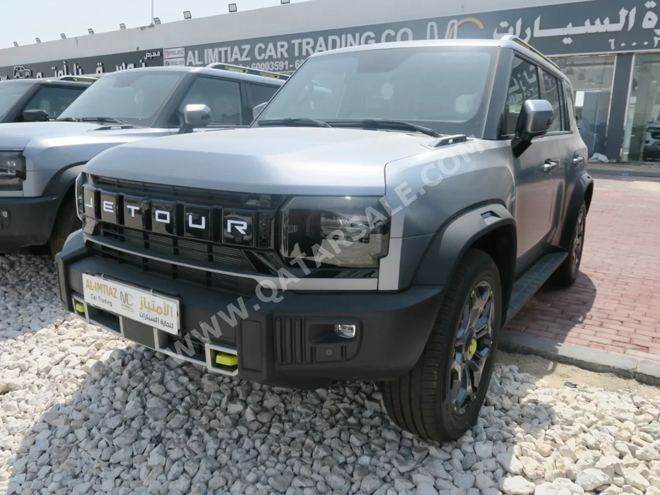 جيتور  تي 2  لكجري  2025  اوتوماتيك  0 كم  4 سلندر  دفع رباعي  اس يو في  رمادي  تحت الضمان