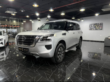 نيسان  باترول  أكس أي  2020  اوتوماتيك  152,000 كم  6 سلندر  دفع رباعي  اس يو في  فضي