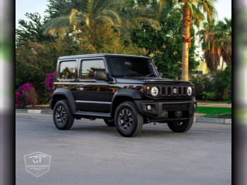 سوزوكي  جمني  2023  اوتوماتيك  39,000 كم  4 سلندر  دفع رباعي  اس يو في  أسود