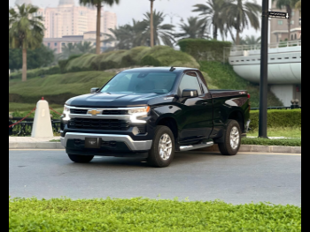 شفروليه  سلفرادو  ال تي  2023  اوتوماتيك  11,000 كم  8 سلندر  دفع رباعي  بيكب  أسود