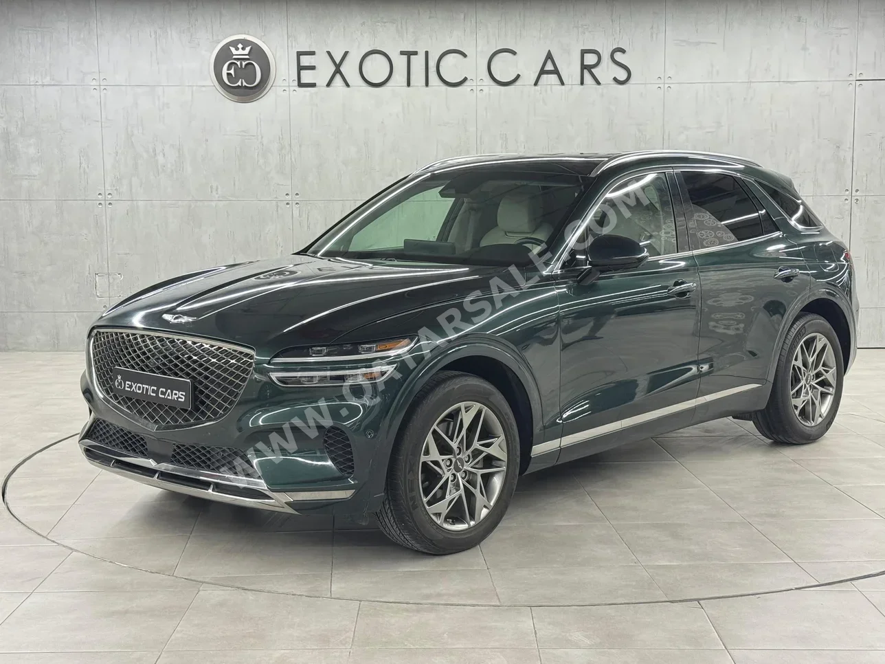 جينيسيس  جي في 70  2022  اوتوماتيك  25,000 كم  6 سلندر  دفع رباعي  اس يو في  رمادي