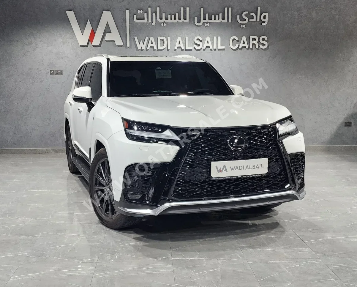 لكزس  ال اكس  600 اف سبورت  2023  اوتوماتيك  41,000 كم  6 سلندر  دفع رباعي  اس يو في  أبيض  تحت الضمان