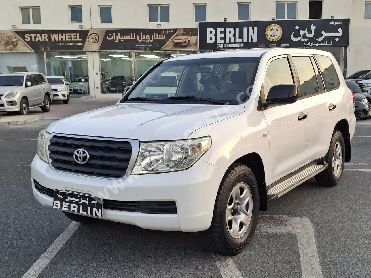 تويوتا  لاند كروزر  جي  2009  اوتوماتيك  318,000 كم  6 سلندر  دفع رباعي  اس يو في  أبيض
