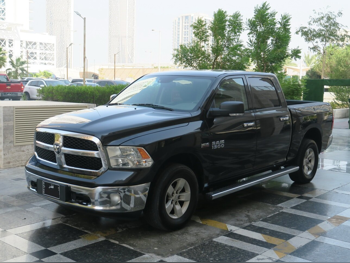 دودج  رام  1500  2017  اوتوماتيك  120,000 كم  8 سلندر  دفع رباعي  بيكب  أسود