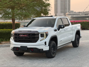 GMC  Sierra  AT4 X  2022  Automatic  39,500 Km  8 Cylinder  Four Wheel Drive (4WD)  Pick Up  White  With Warranty