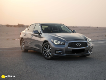 Infiniti  Q  50  2016  Automatic  70,000 Km  4 Cylinder  Rear Wheel Drive (RWD)  Sedan  Gray