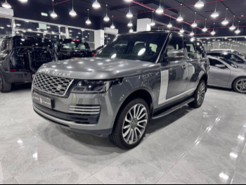 لاند روفر  رنج روفر  فوج اوتوبايوغرافي  2018  اوتوماتيك  103,000 كم  8 سلندر  دفع رباعي  اس يو في  فضي