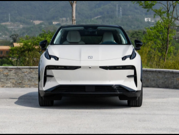 زيكر  اكس  اس يو في ( أي دبليو دي )  أبيض  2025