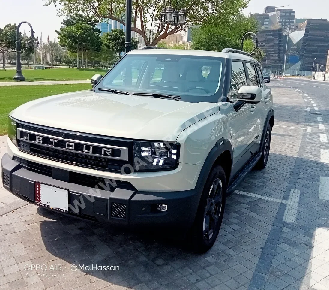 Jetour  T1  2025  Automatic  500 Km  4 Cylinder  Four Wheel Drive (4WD)  SUV  Light Green  With Warranty