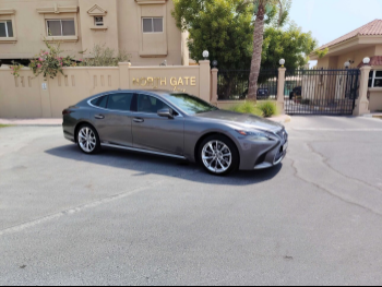 لكزس  ال سي  500 اتش  2018  اوتوماتيك  97,000 كم  6 سلندر  دفع خلفي  سيدان  رمادي