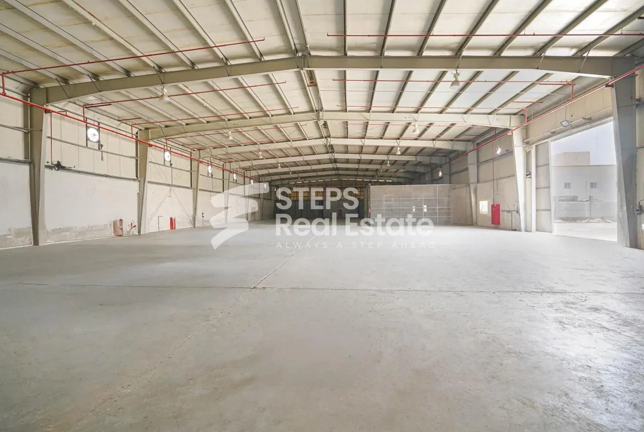 مخازن و مستودعات - الريان  - المنطقة الصناعية  -المساحة: 19800 متر مربع