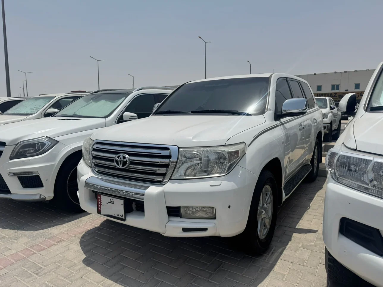 Toyota  Land Cruiser  VXR  2009  Automatic  410,500 Km  8 Cylinder  Four Wheel Drive (4WD)  SUV  White