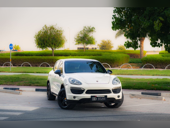 بورش  كيان  اس  2013  اوتوماتيك  164,000 كم  8 سلندر  دفع رباعي  اس يو في  أبيض