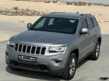Jeep  Grand Cherokee  Laredo  2015  Automatic  84,000 Km  6 Cylinder  Four Wheel Drive (4WD)  SUV  Gray