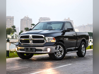 دودج  رام  1500  2017  اوتوماتيك  70,000 كم  8 سلندر  دفع رباعي  بيكب  أسود