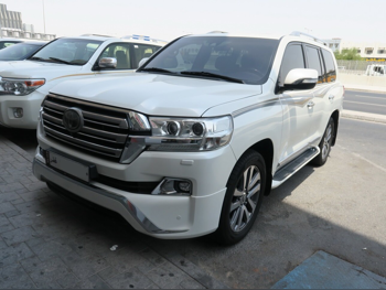 تويوتا  لاند كروزر  في اكس أس  2016  اوتوماتيك  263,000 كم  8 سلندر  دفع رباعي  اس يو في  أبيض