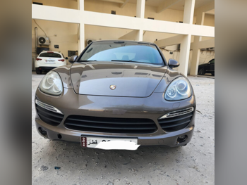 بورش  كيان  اس  2012  اوتوماتيك  179,000 كم  8 سلندر  دفع رباعي  اس يو في  بني