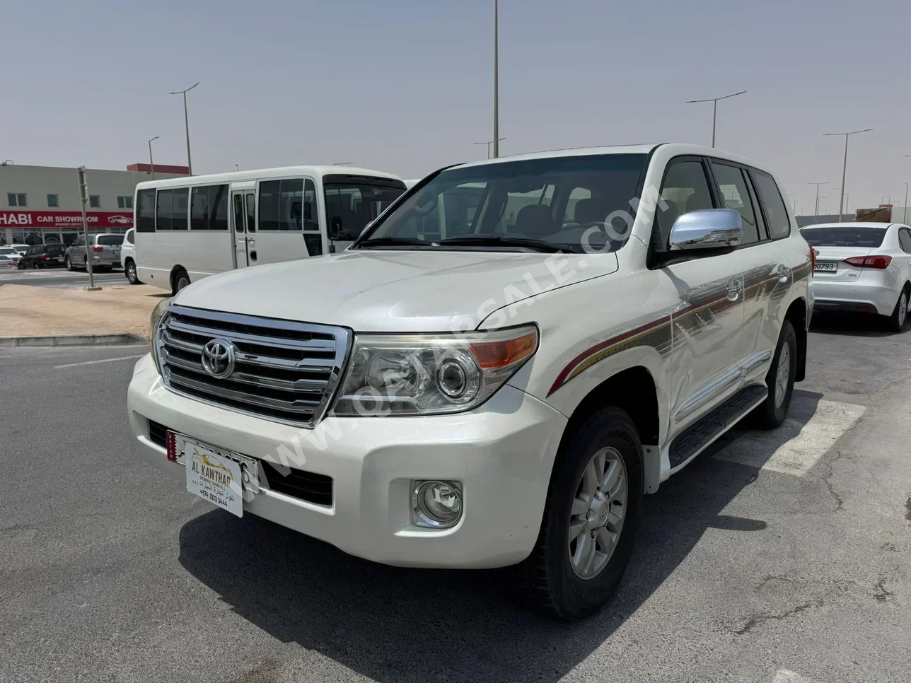 Toyota  Land Cruiser  GXR  2013  Automatic  298,000 Km  8 Cylinder  Four Wheel Drive (4WD)  SUV  White
