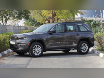 Jeep  Grand Cherokee  Laredo  2024  Automatic  15 Km  6 Cylinder  Four Wheel Drive (4WD)  SUV  Gray  With Warranty