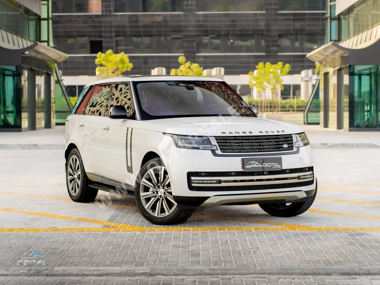 Land Rover  Range Rover  Vogue HSE  2023  Automatic  39,000 Km  8 Cylinder  Four Wheel Drive (4WD)  SUV  White  With Warranty