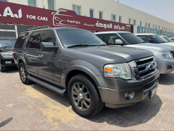 فورد  اكسبيديشن  2012  اوتوماتيك  252,000 كم  8 سلندر  دفع رباعي  اس يو في  رمادي