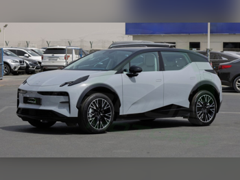 زيكير  اكس  2024  اوتوماتيك  0 كم  0 سلندر  دفع كلي مستمر  اس يو في  أبيض