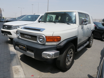 Toyota  FJ Cruiser  2020  Automatic  137,000 Km  6 Cylinder  Four Wheel Drive (4WD)  SUV  White