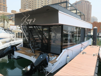 هاوس بوت  الإمارات  2024  أبيض  0 قدم