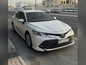Toyota  Camry  GLE  2020  Automatic  129,000 Km  4 Cylinder  Front Wheel Drive (FWD)  Sedan  White