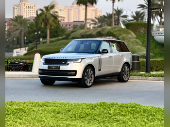 لاند روفر  رنج روفر  فوج اتش اس اي  2023  اوتوماتيك  31,000 كم  8 سلندر  دفع رباعي  اس يو في  فضي  تحت الضمان