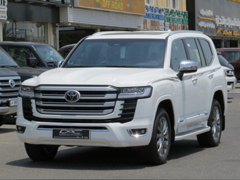 تويوتا  لاند كروزر  في اكس ار توين توربو  2025  اوتوماتيك  0 كم  6 سلندر  دفع رباعي  اس يو في  أبيض  تحت الضمان