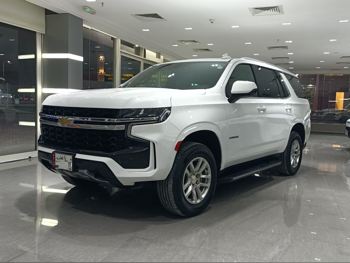  شفروليه  تاهو  ال تي  2022  اوتوماتيك  117,000 كم  8 سلندر  دفع رباعي  اس يو في  أبيض