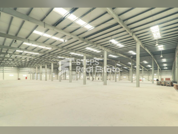 مخازن و مستودعات - الريان  - المنطقة الصناعية  -المساحة: 6800 متر مربع