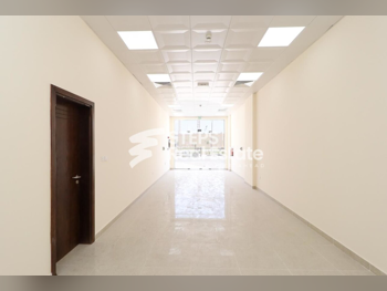 محلات تجارية - غير مفروشة  - الريان  للايجار  - الغرافة