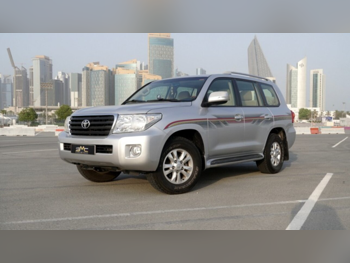 تويوتا  لاند كروزر  جي اكس  2012  اوتوماتيك  74,000 كم  6 سلندر  دفع رباعي  اس يو في  فضي