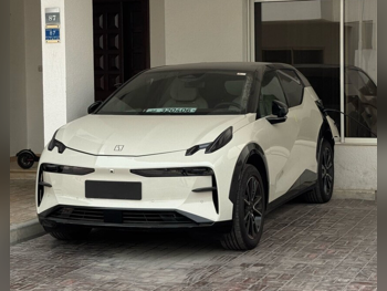 زيكير  اكس  2025  اوتوماتيك  3,400 كم  0 سلندر  دفع خلفي  اس يو في  أبيض  تحت الضمان